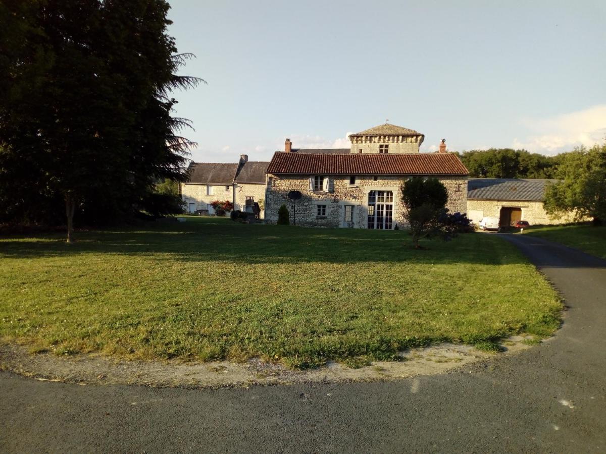 Bed and Breakfast La Tour Du Raygnier Verneuil-le-Chateau Екстер'єр фото